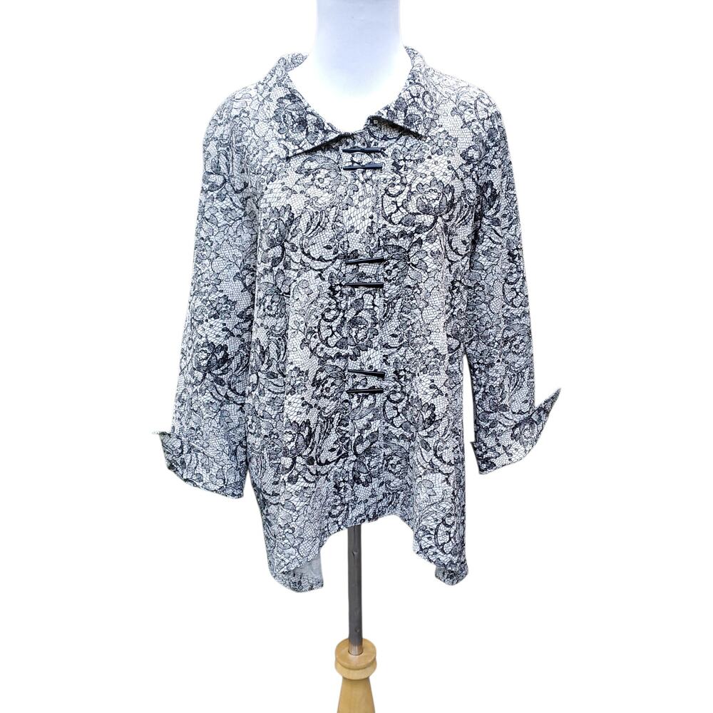 Habitat White Black Artsy Wearable Art Shirt Top Toggle Button Lagenlook Sz M